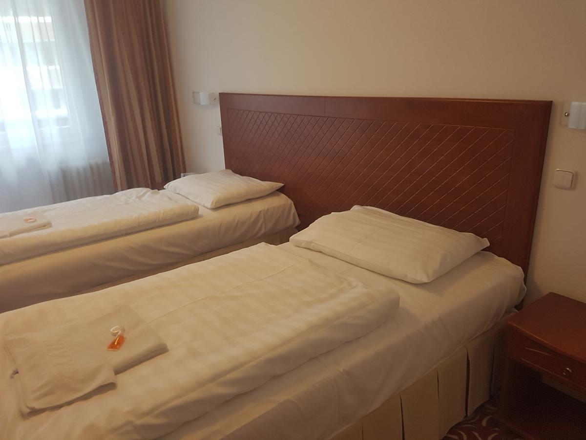 Hotel Nivy Bratislava Exterior photo